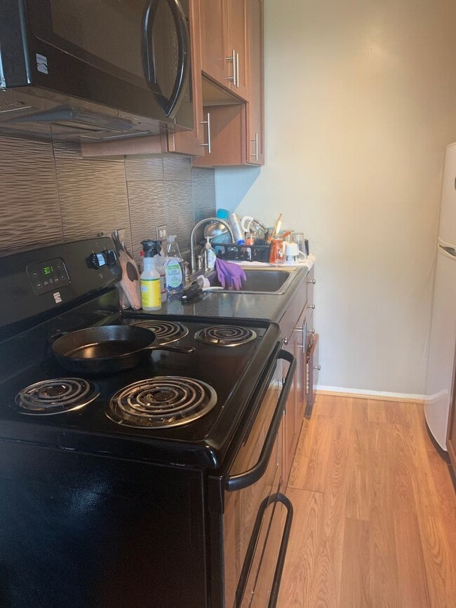 Building Photo - 1800 JPA - 6th Floor - High-Rise Renovated...
