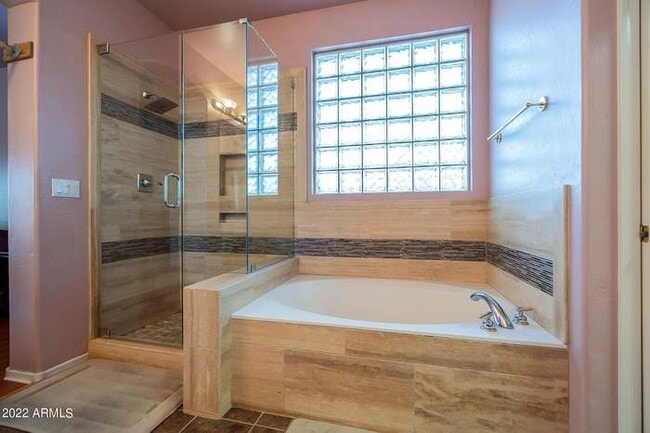 Building Photo - 735 W Carob Pl