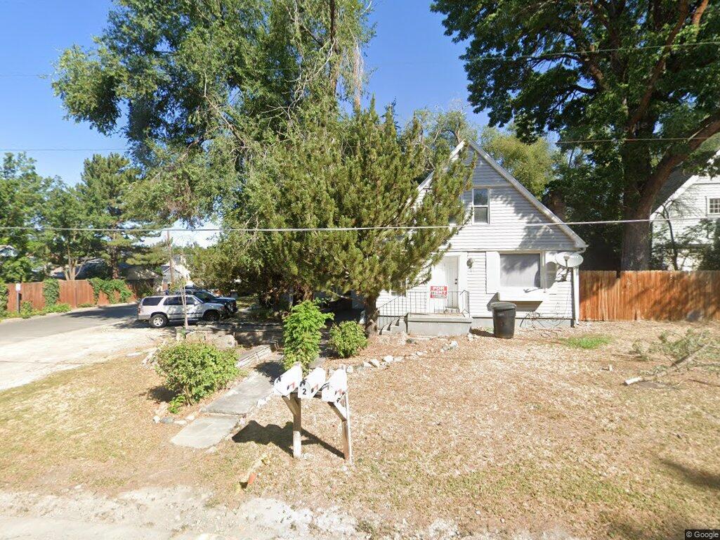 Building Photo - 2221 E Arbor Ln