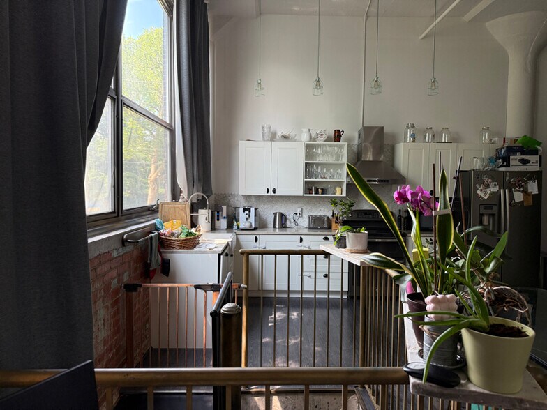 Building Photo - 8205 Franklin Blvd