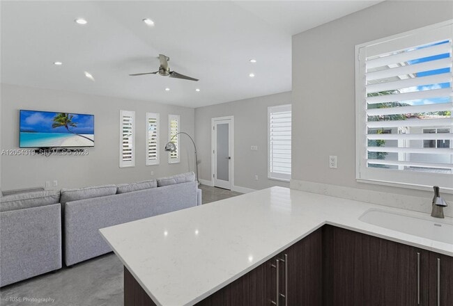 Building Photo - 6141 SW 85th St