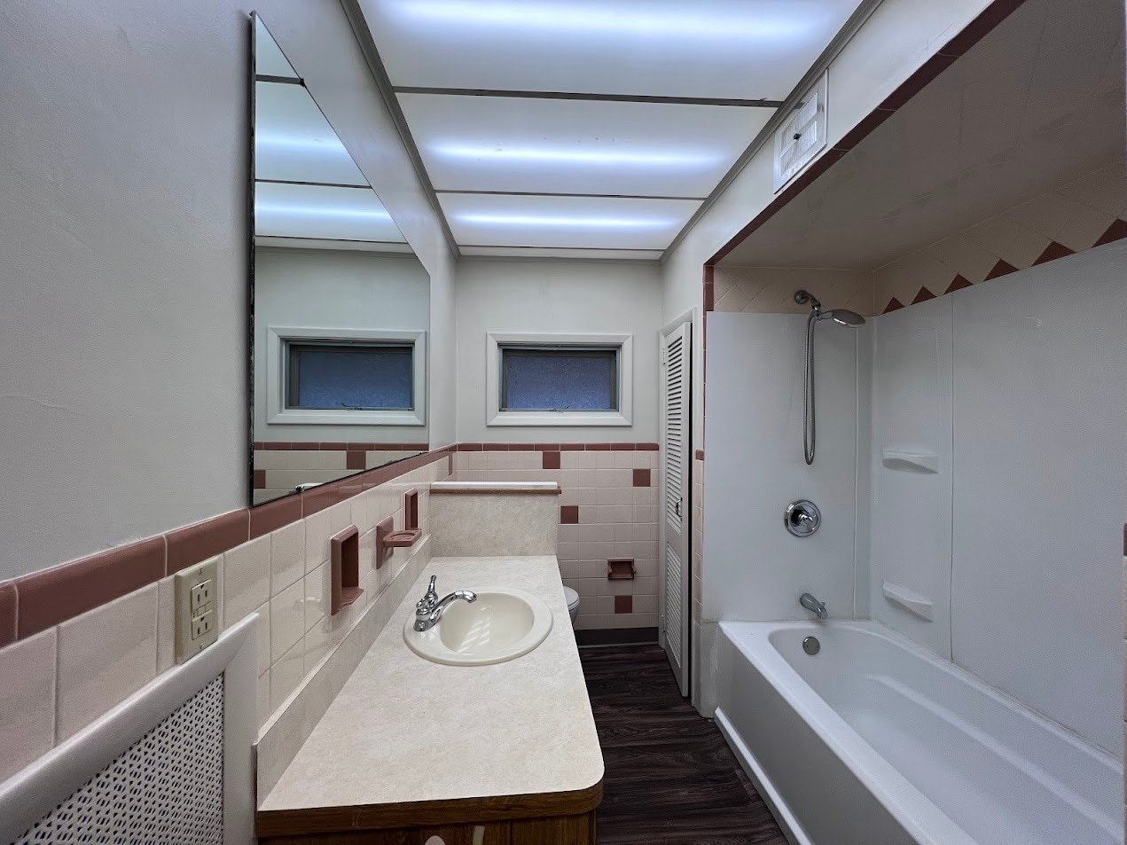 Building Photo - 304 Marie St