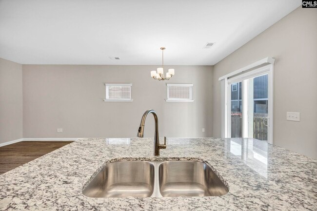 Building Photo - 135 Hunters Grove Dr