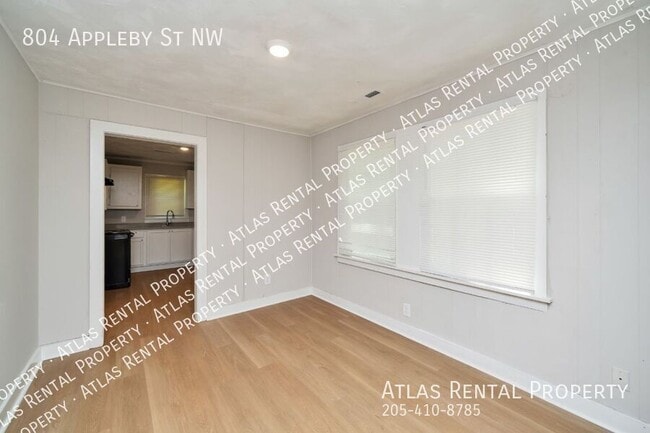 Building Photo - 804 Appleby St NW