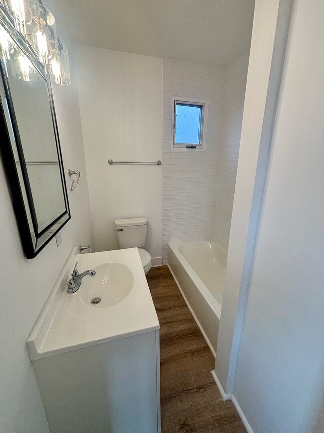 Building Photo - 525 E 8th St