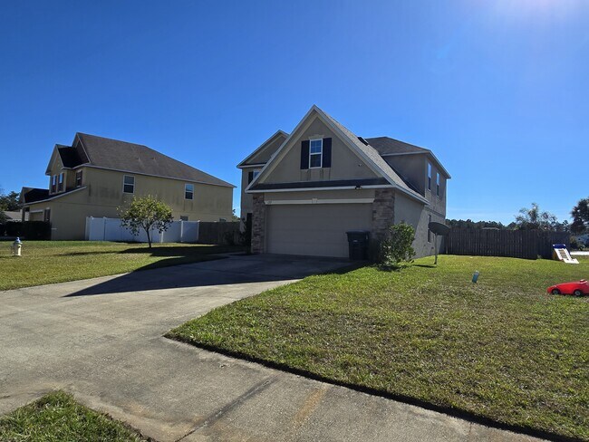 Building Photo - 127 Cedar Cir Dr