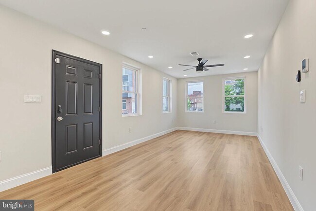 Building Photo - 1242 N 15th St