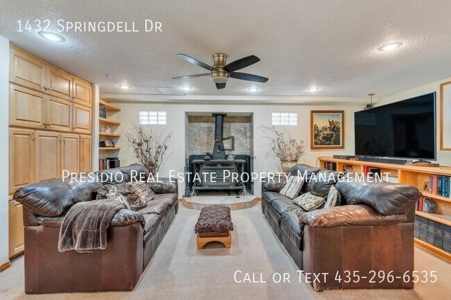 Building Photo - 1432 Spring Dell Dr