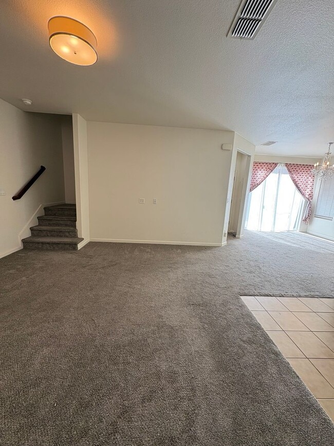 Building Photo - Modern 2 bed/2.5 bath with BONUS ROOM in West Sac
