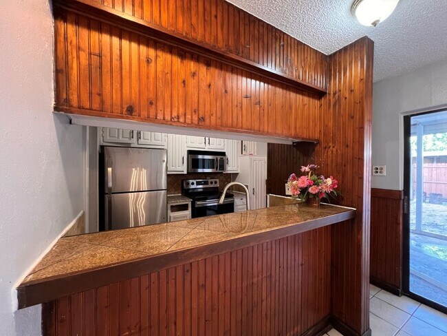 Building Photo - 324 Arborview Dr