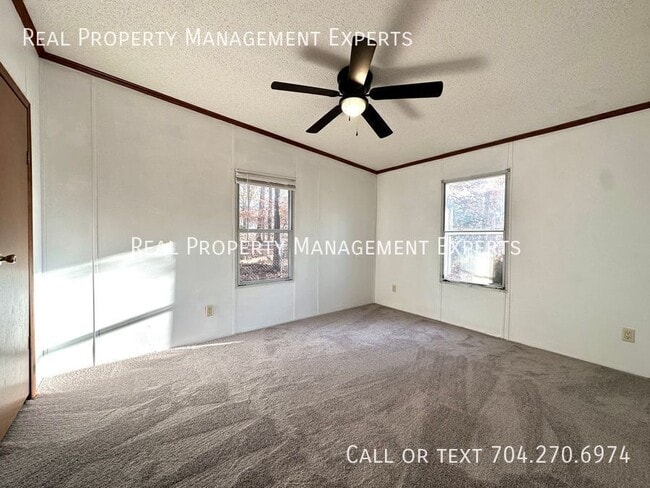 Building Photo - 5268 Montana Cir NW