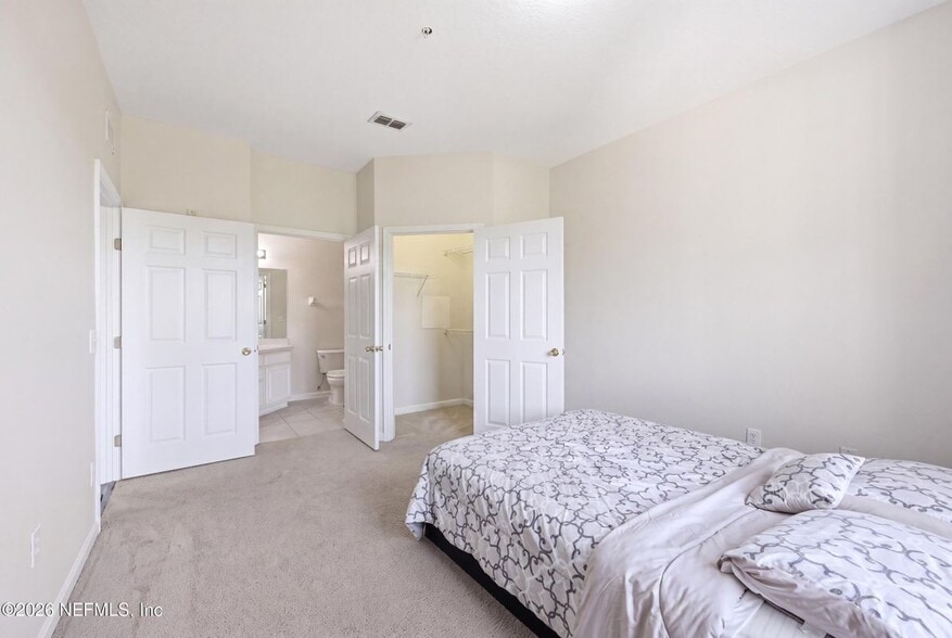 Building Photo - 7801 Point Meadows Dr