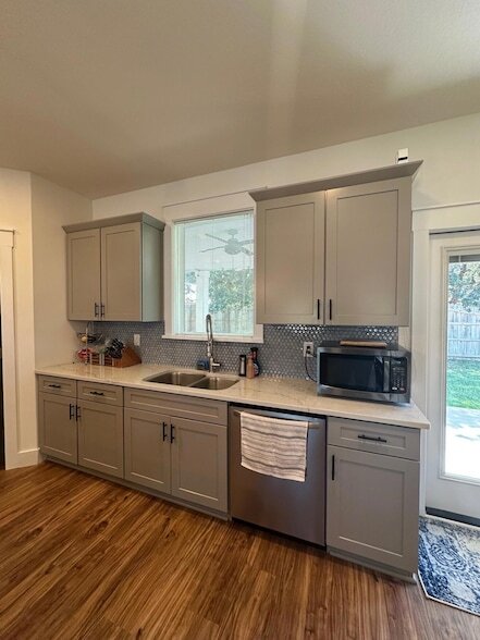 Building Photo - 4819 Whitewood Rd