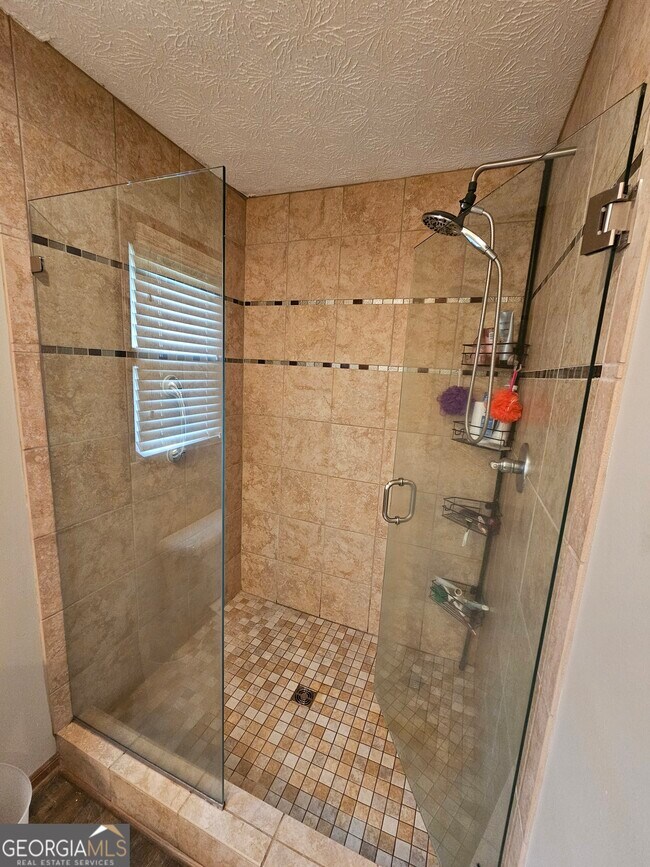 Building Photo - 6090 Strickland Town Rd