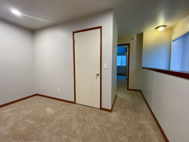 Building Photo - 2026 SW Carolina St