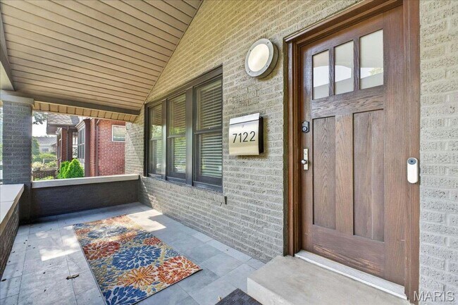 Building Photo - Richmond Heights Home!