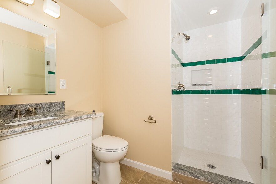 Building Photo - 34 Decatur St