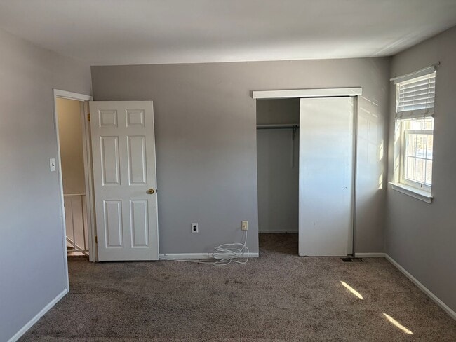 Building Photo - Renovated 3 Bed Twin Home for Rent