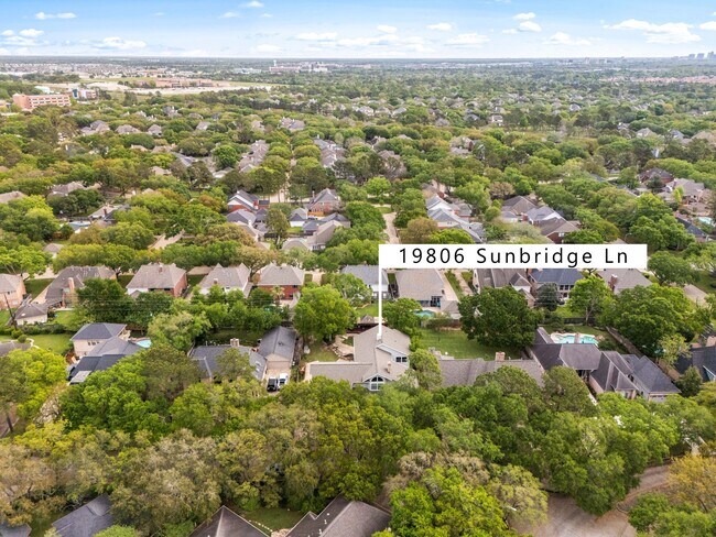 Building Photo - 19806 Sunbridge Ln