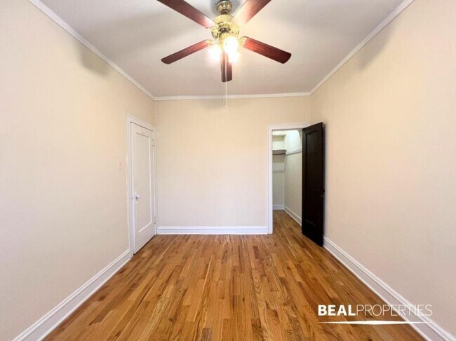 Building Photo - 1 bedroom in CHICAGO IL 60625
