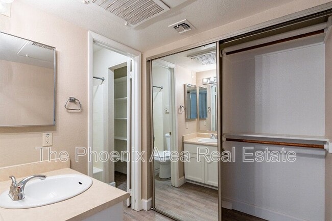 Building Photo - 16657 E Gunsight Dr