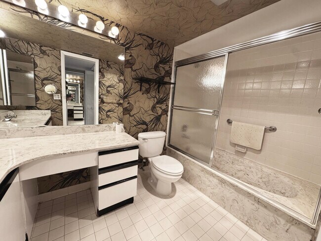 Building Photo - 5750 Fairway Park Ct