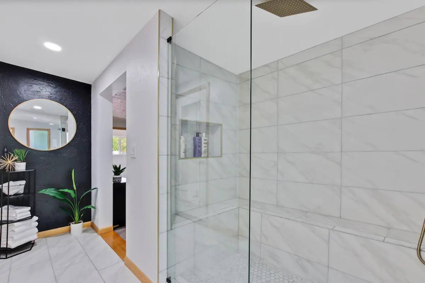 Building Photo - 3909 W Normandie Dr