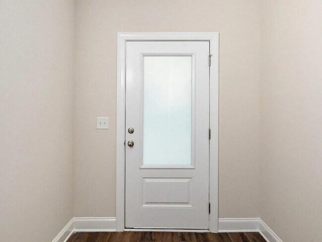 Building Photo - Lease OR Lease to Own