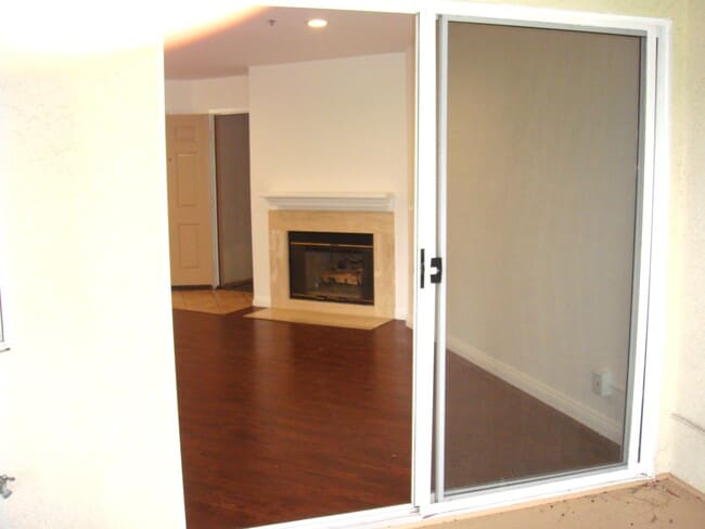 Building Photo - 5837 Oak Bend Ln