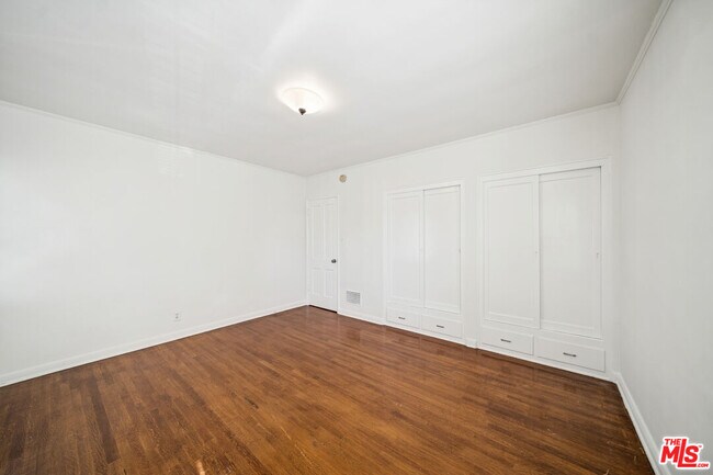 Building Photo - 7758 Rosewood Ave