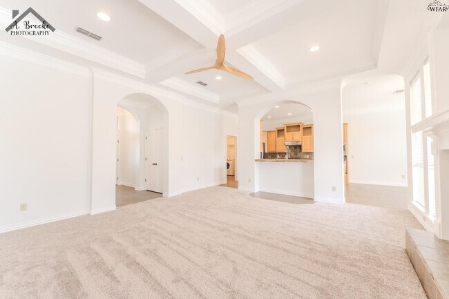 Building Photo - 4937 Silver Crest Dr