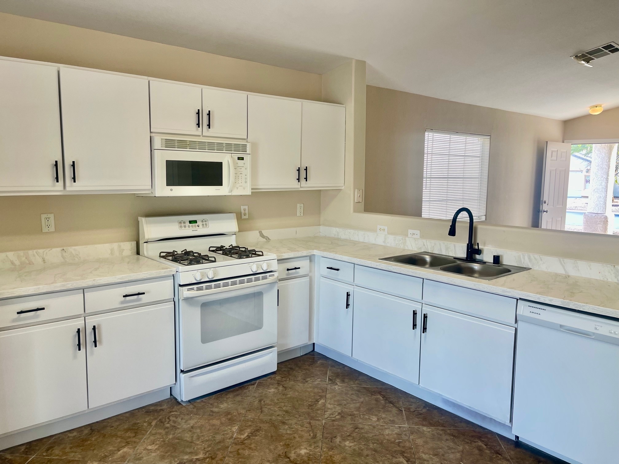 Building Photo - 5424 Eagle Claw Ave