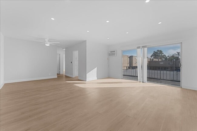 Building Photo - 21722 Roscoe Blvd