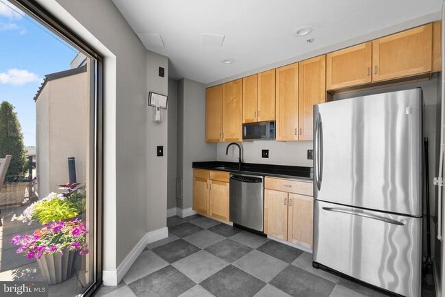 Building Photo - 2020 12th St NW