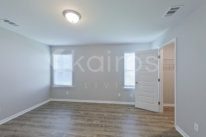 Building Photo - 203 Western Red Cedar Dr