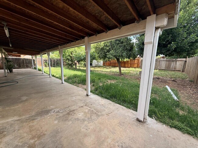 Building Photo - 248 Exie Ln