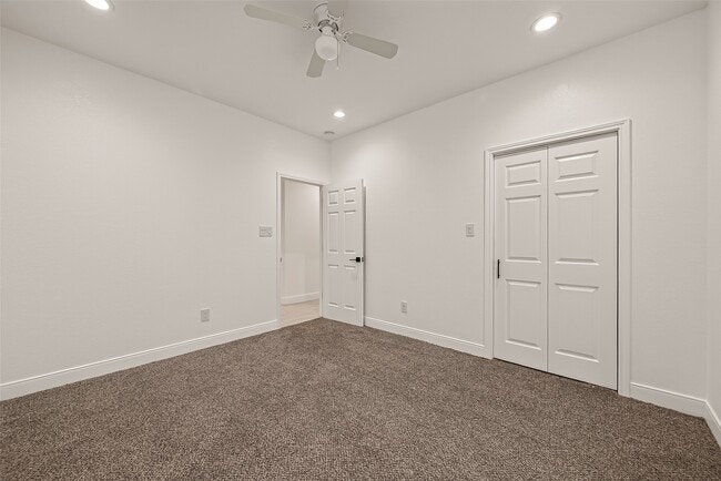 Building Photo - 1343 Alpha Ln