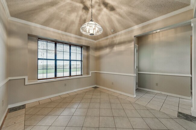 Building Photo - **COMING SOON** BEAUTIFUL CORNER LOT! Love...