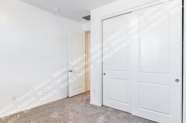 Building Photo - 6855 S Benedetti Ct