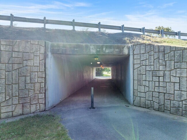 Building Photo - 147 Crockett Hls Ln