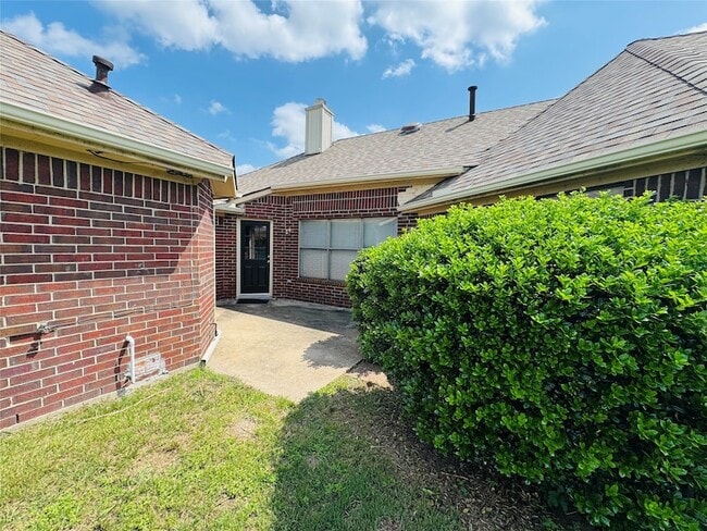 Building Photo - 1217 Buckeye Dr