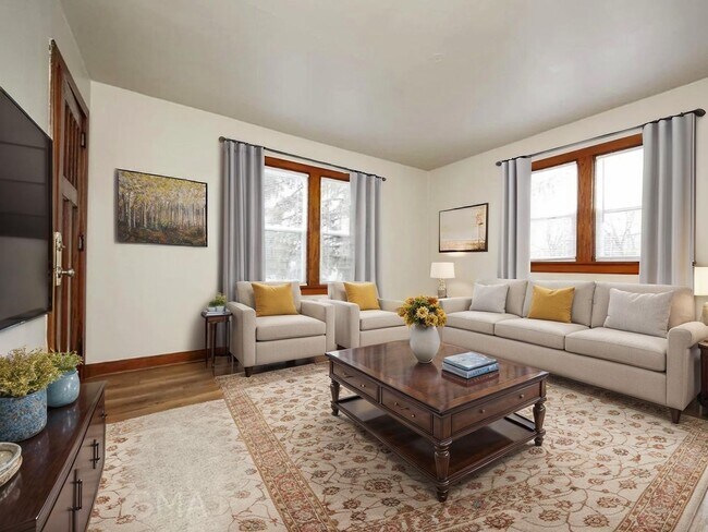 Building Photo - Charming 3 BD Home Across from Emerson Park – Move-In Ready!