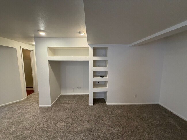 Building Photo - 12139 Applewood Ct