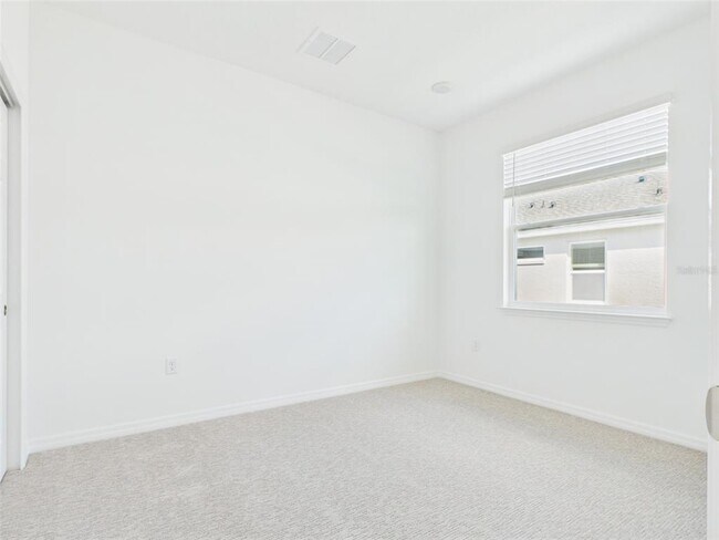 Building Photo - 5824 SW 70th Ave