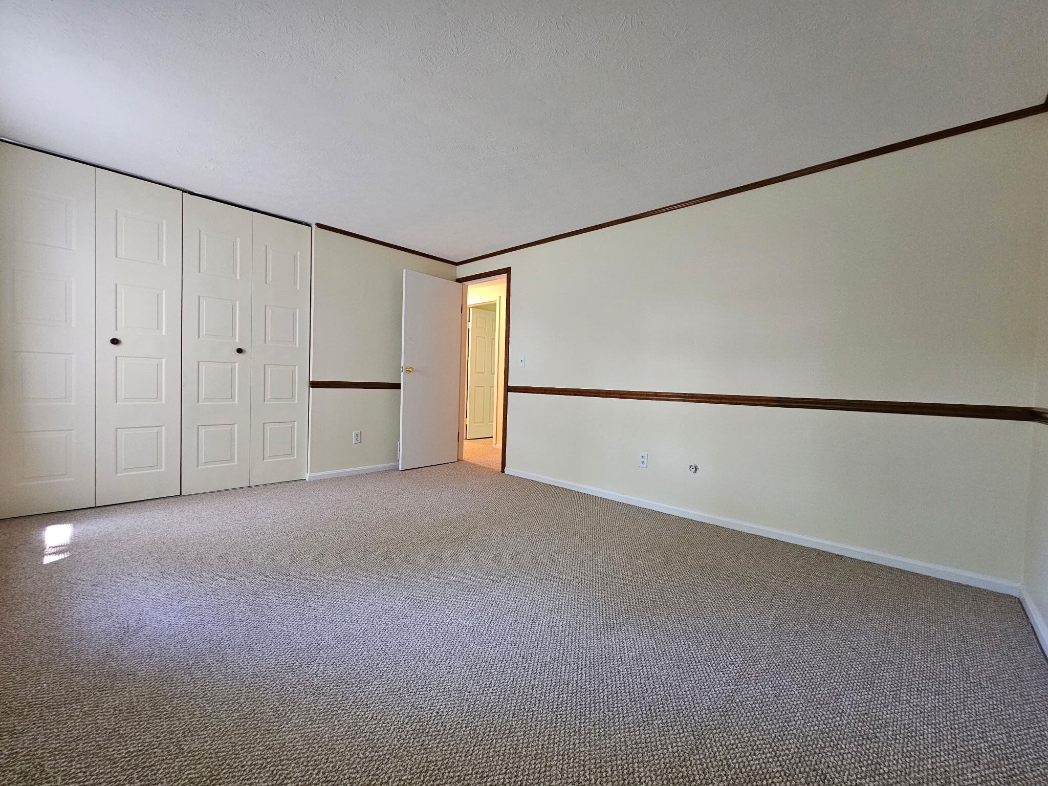 Building Photo - 17073 Drake Rd