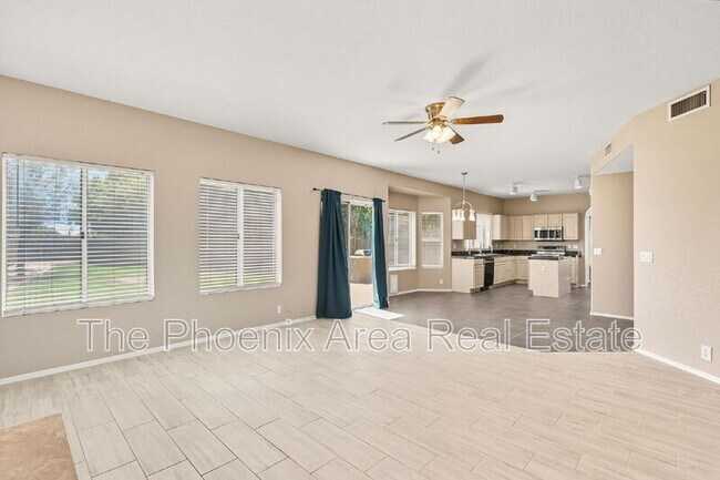 Building Photo - 15007 S 40th St