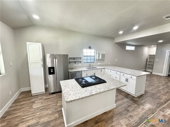 Building Photo - 159 S Hackberry Ave
