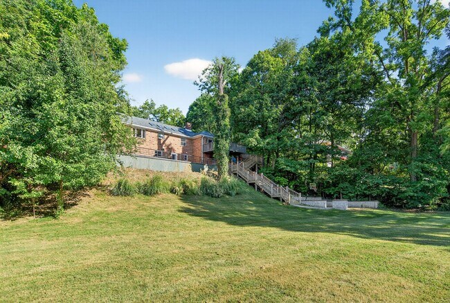 Building Photo - Beautiful, one of a kind property on four ...