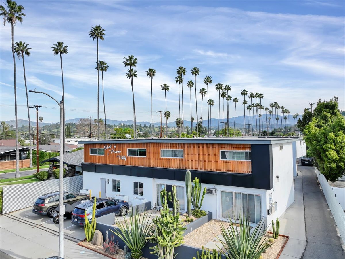 Building Photo - 2561 W Ave 30