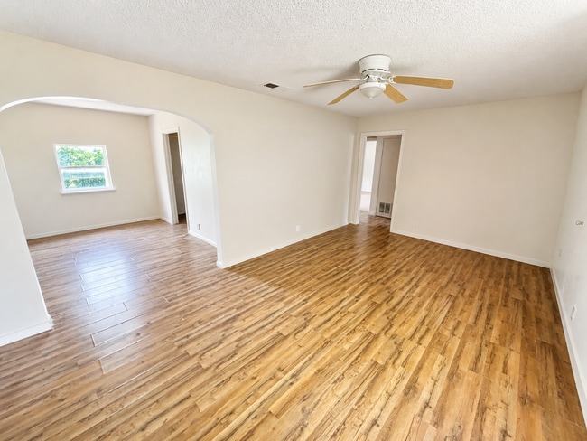 Building Photo - AVAILABLE NOW; APPLY TODAY ON OUR WEBSITE!!!